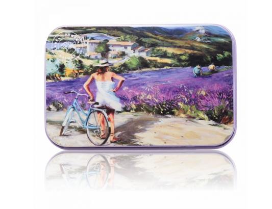 Caja Metálica Mujer en Bicicleta Campos de Lavanda para Jabón 125g - Alecobio