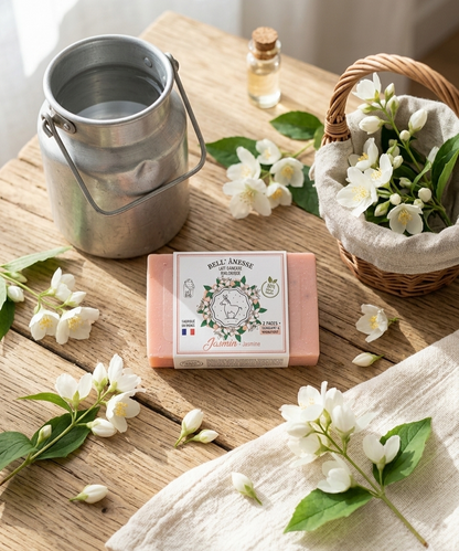 Jabón Facial Doble cara de Leche de Burra Biológica y Jazmín Exfoliante-Hidratante