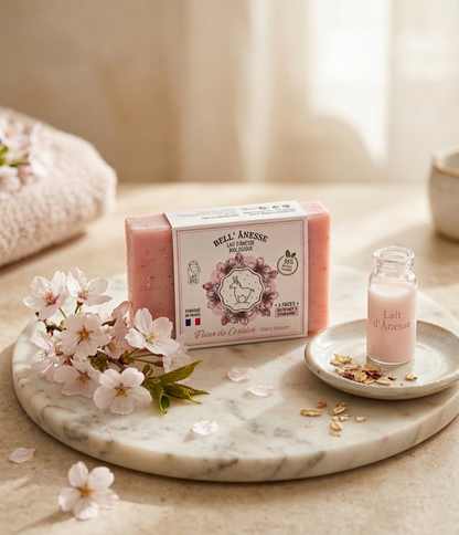 Jabón Facial Doble cara de Leche de Burra Biológica y Flor de Cerezo Exfoliante-Hidratante